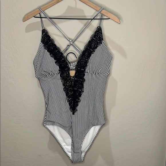 Cupshe Black White One Piece Swim Bathing Swim Suit Lace Wish You Well Stripe - Picture 1 of 14